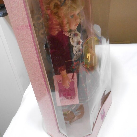 NIB COLLECTIBLE MEMORIES PORCELAIN CHRISTMAS DOLL "NOELLE" 16" w/ COA & STAND π - Picture 7 of 12